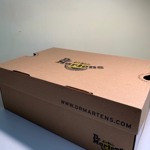 Dr. Martens 1460 Laceup Woman - Picture 9 of 9